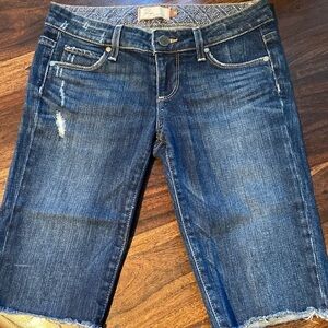 Sz 26 Paige Denim Cut Off Jean Short 11.5” Inseam Medium Wash Rear Pocket Detail